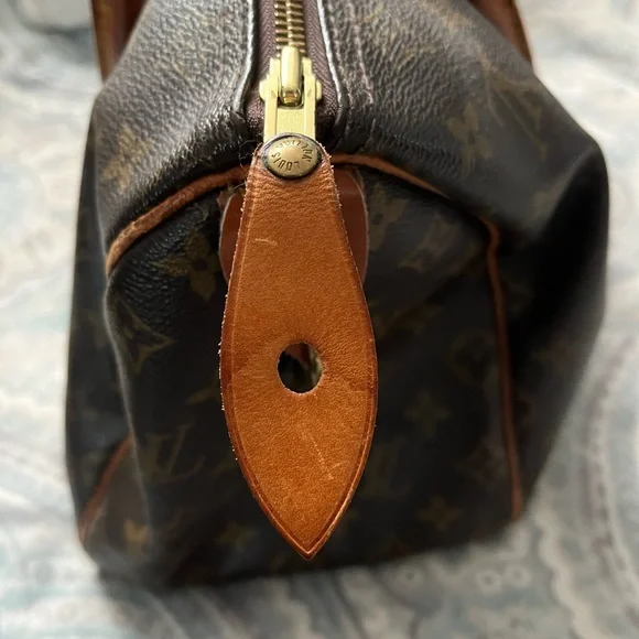 Authentic Louis Vuitton Speedy 30 - Picture 10 of 11